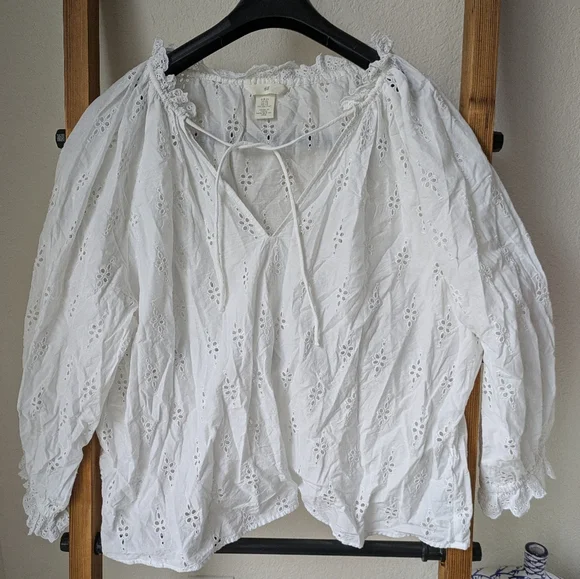 H&M Women's White Eyelet Blouse - Size XL - Picture 1 of 5